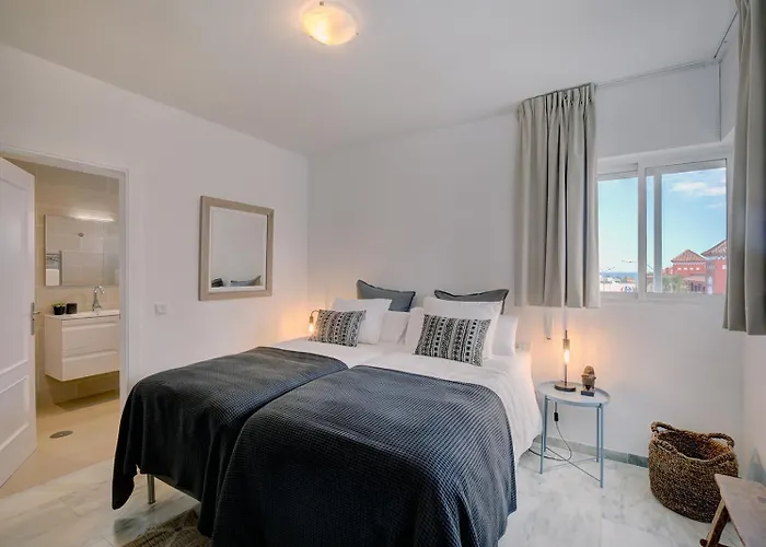 Jacaranda - Big Terrace & Swimming Pool Apartment *