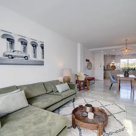 דירה Jacaranda - Big Terrace & Swimming Pool