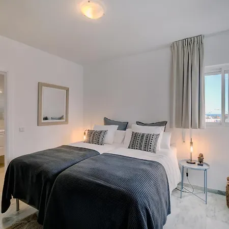 Jacaranda - Big Terrace & Swimming Pool Apartment *